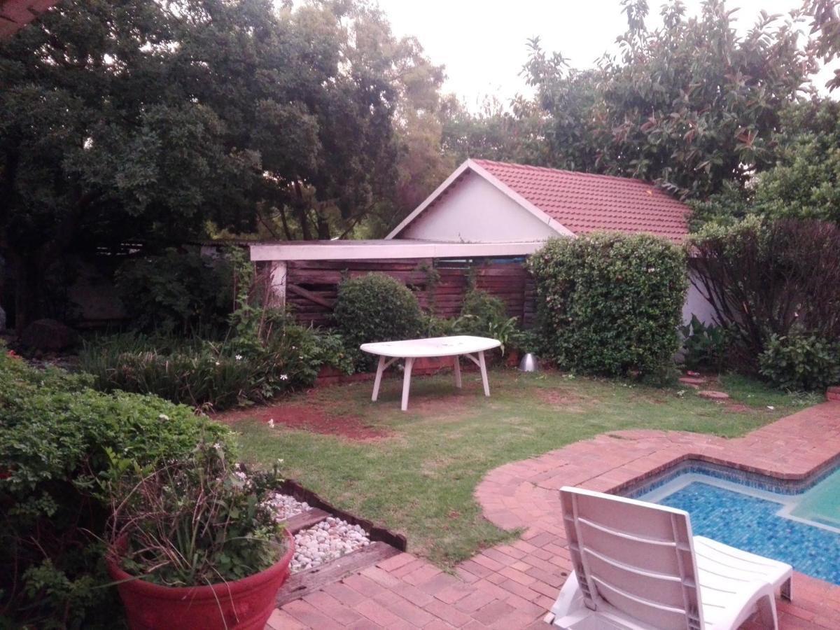 Fourways Guest Lodge Joanesburgo Exterior foto