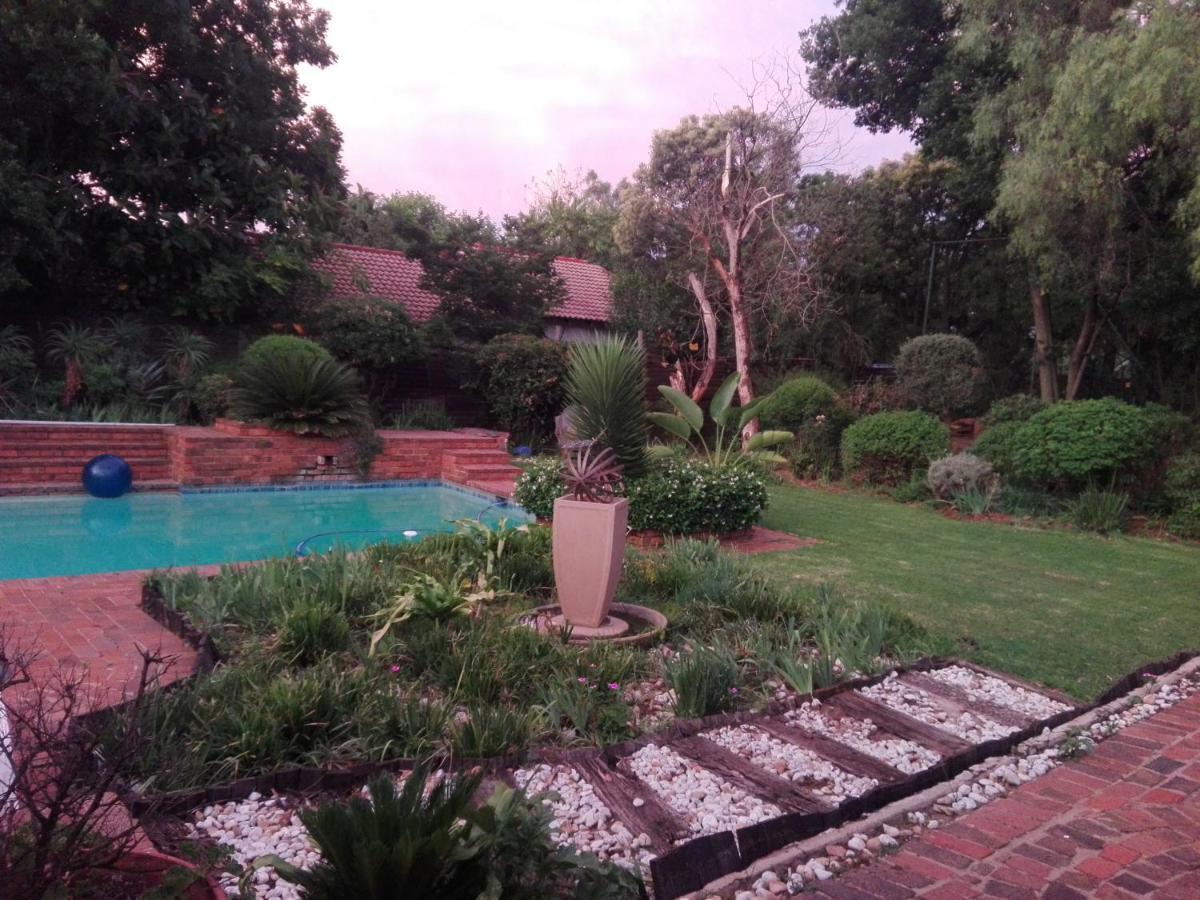 Fourways Guest Lodge Joanesburgo Exterior foto