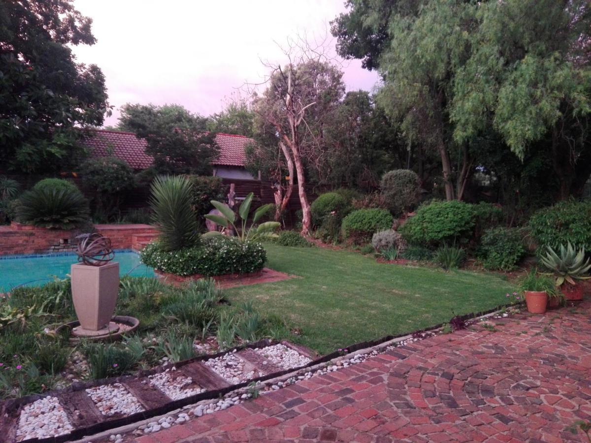 Fourways Guest Lodge Joanesburgo Exterior foto